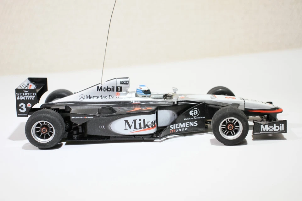 Kyosho Mini-Z F1 AM 27MHz McLaren Mercedes Fullset USED W/ spare parts - Image 4 of 4