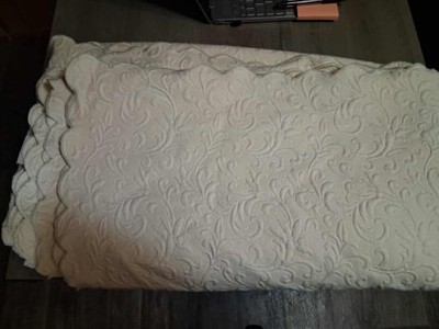 Noble Excellence Ivory Maltesse Bedspread Coverlet 111 x 98 Scalloped Edges
