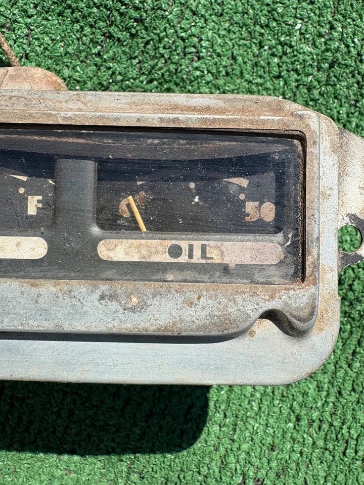 1952 - 1956 Willys fuel & oil pressure gauge 1953 1954 1955 Foto 3 de 4
