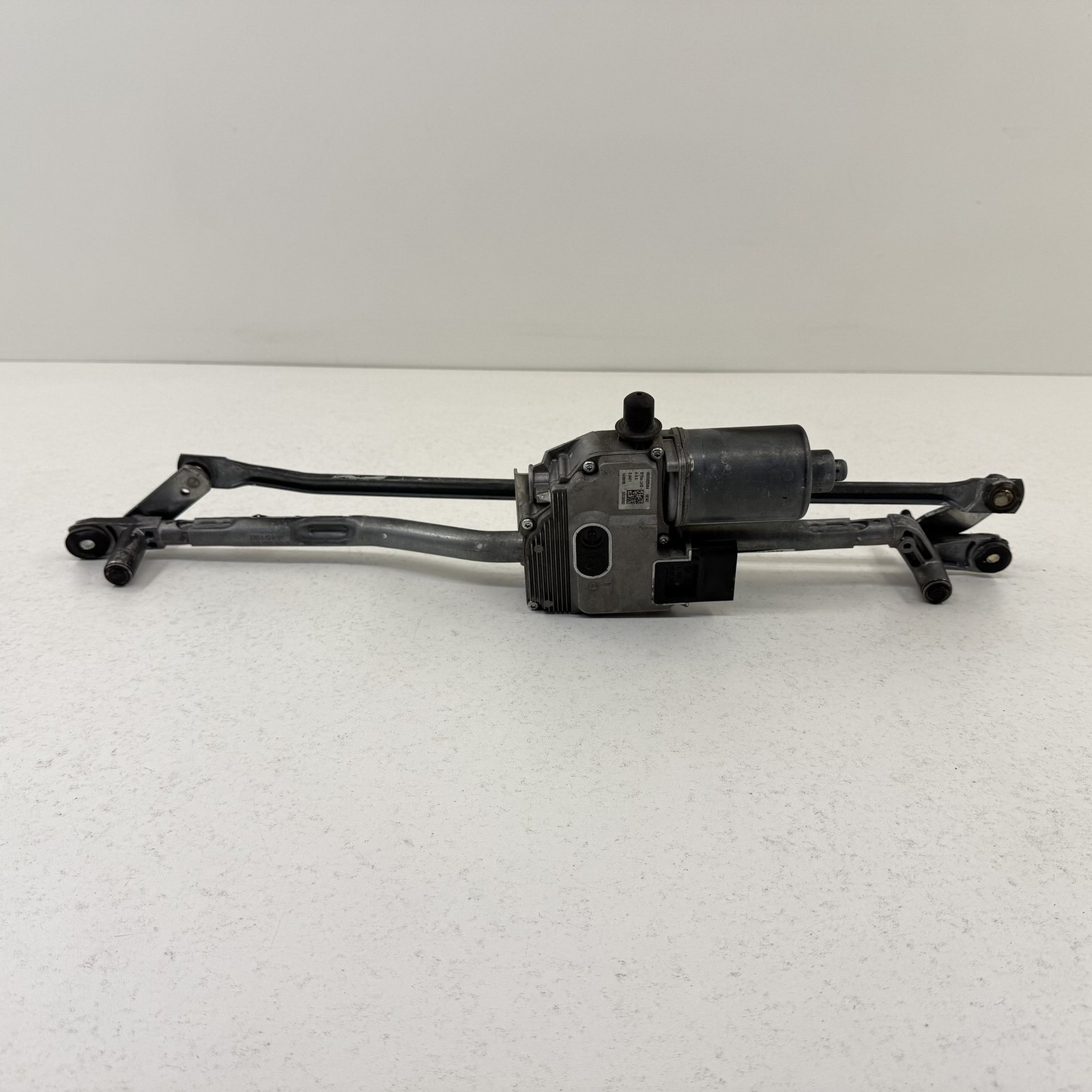 Bentley Flying Spur 2014-2018 Front Windshield wiper assembly