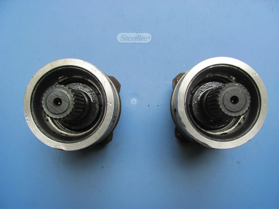 JAGUAR XJ8 XJR VANDEN PLAS REAR DIFFERENTIAL OUTPUT SHAFTS 2 PC 1998-99-00-2003 - Image 3 of 4