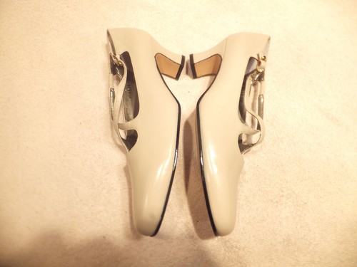 Ros Hommerson- Beige Leather 2 1/4" Heels Pumps Sz.8M - Picture 5 of 11