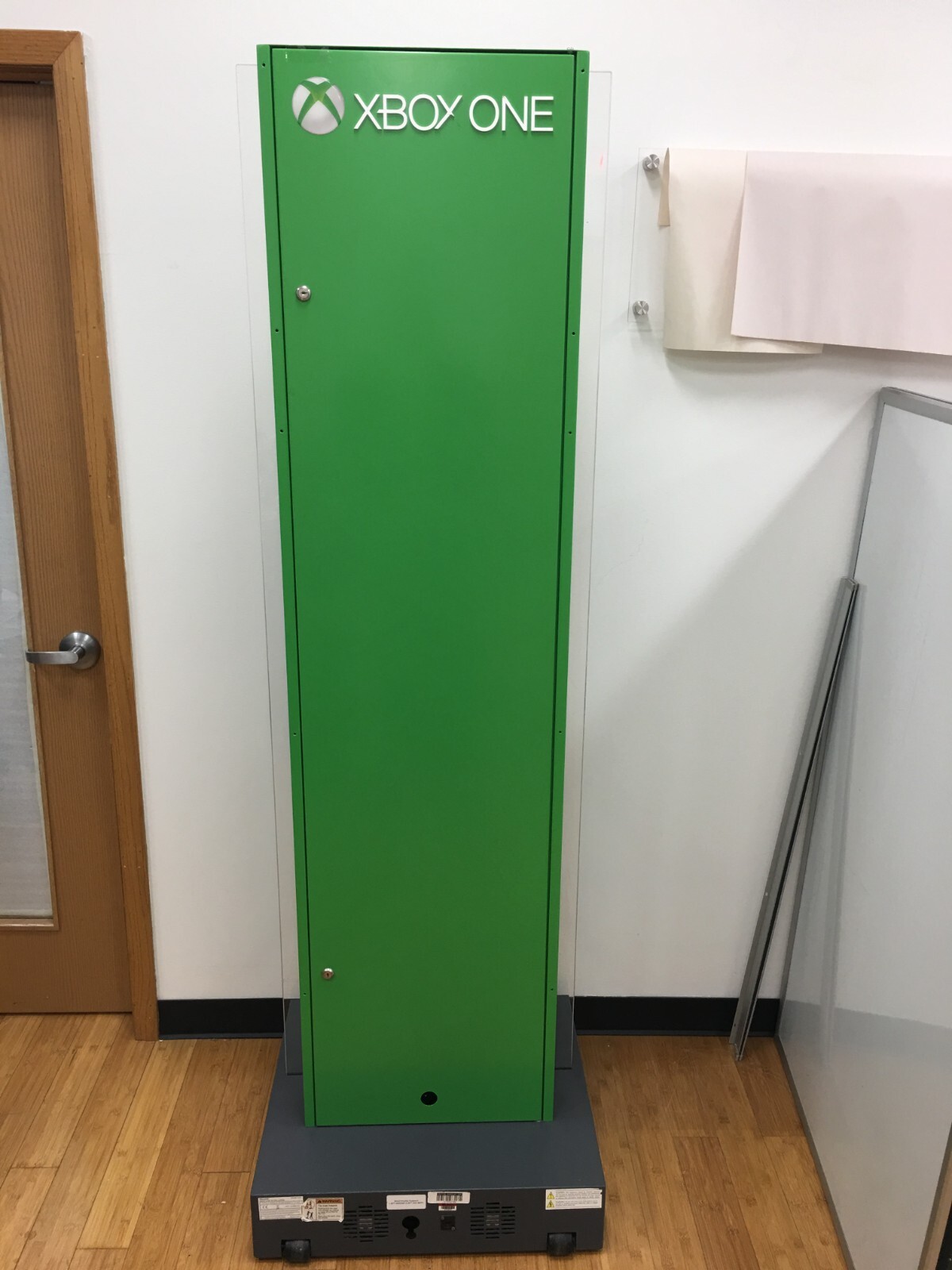 Xbox One Kiosk No Console Included. eBay