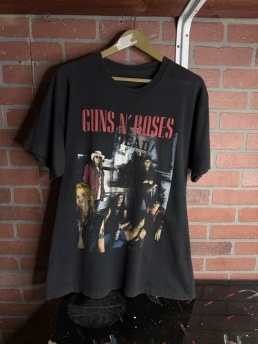 90’s Guns N’ Roses Band T-Shirt Tour Tee Size La Vintage vintage concert t-shirt, vintage, size L, single stitch, B+ condition