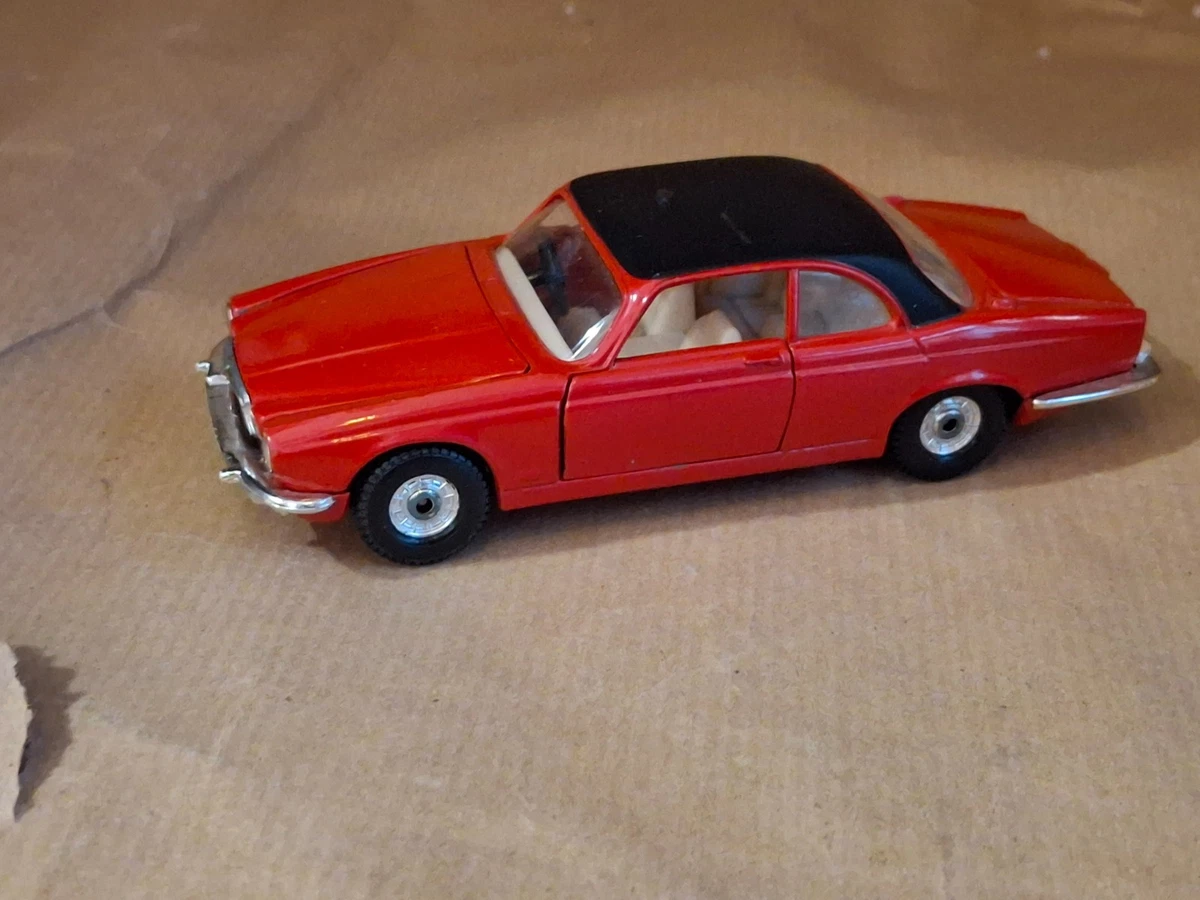 AT760 AMR 1/43 VOITURE JAGUAR XJ 12L SERIE 1200-2 1975 REF