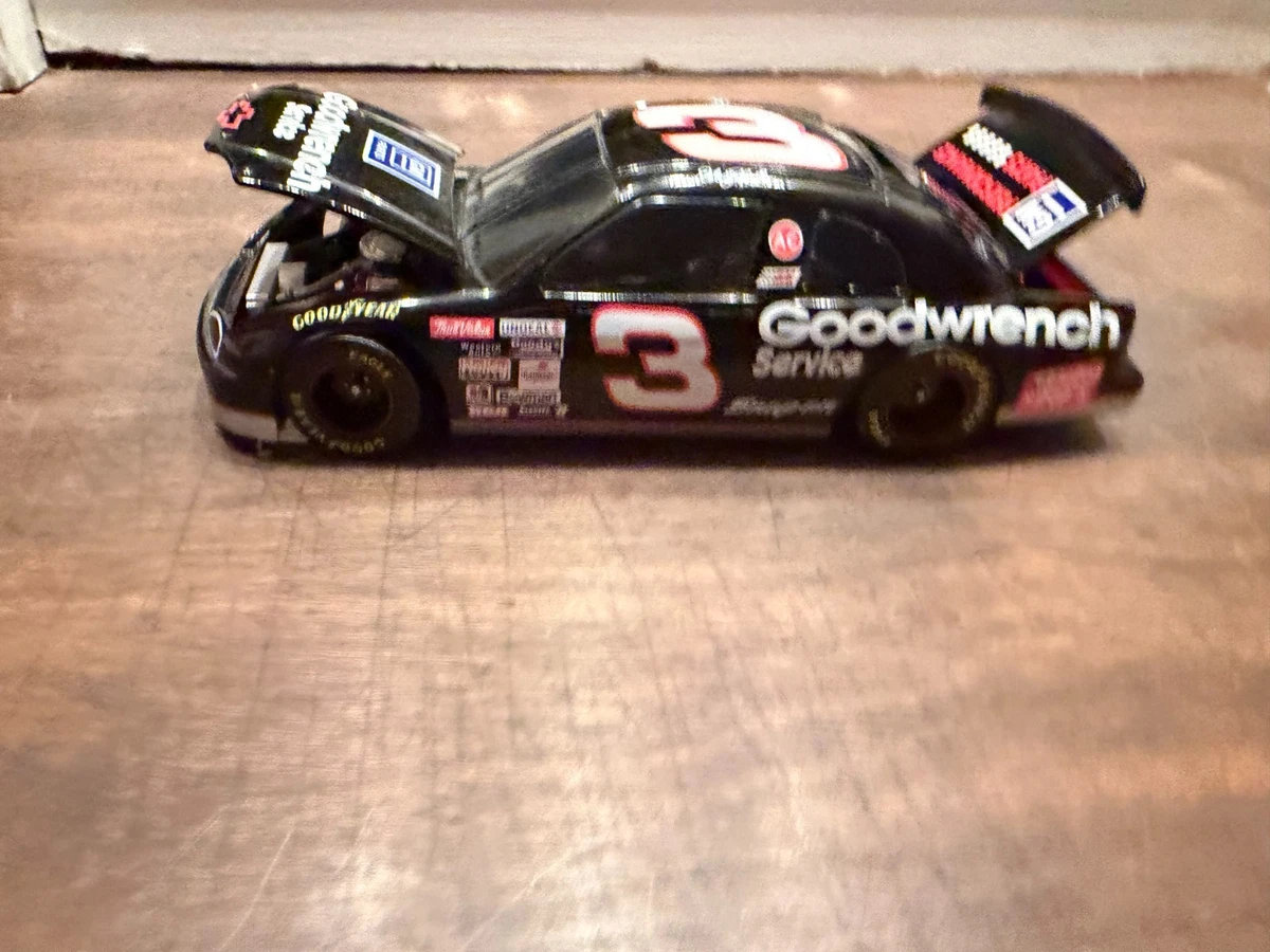 Dale Earnhardt Diecast Racing Cars 1:24 1995 Vehicle Year for sale