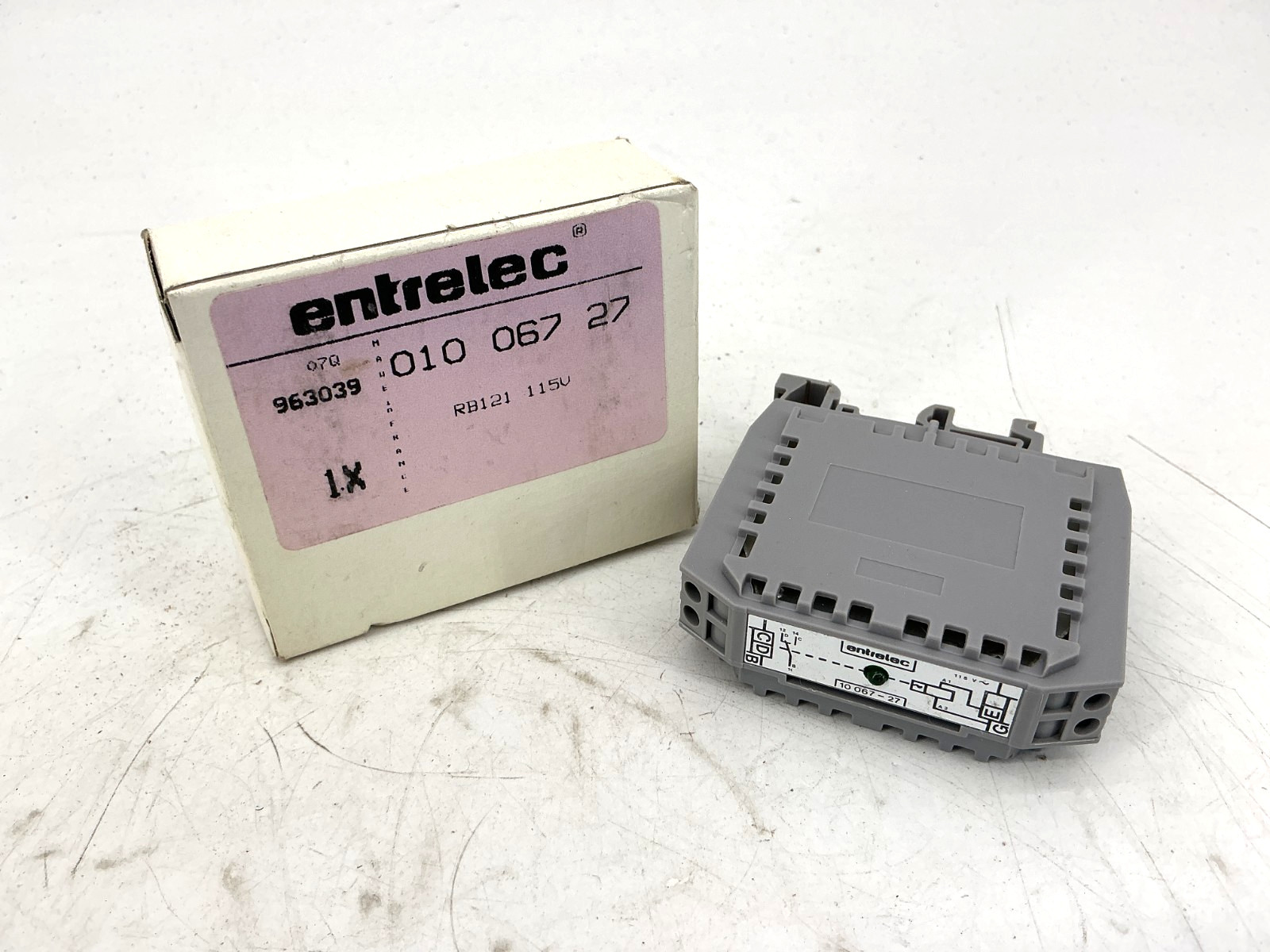 New ABB Entrelec 010-067-27 Relay Control Module Green LED 115V 010-067.27