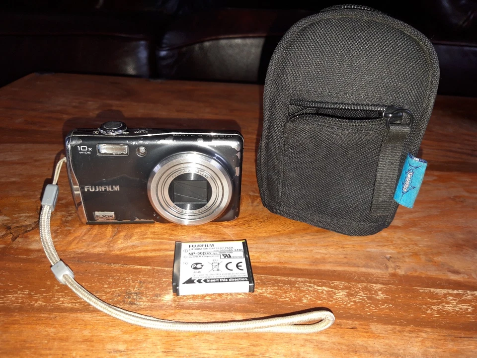 Fujifilm FinePix F70 EXR, photo 1 of 5