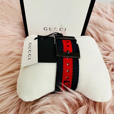 GUCCI DIVE TIGER EMBROIDERED RED AND BLUE 45MM QUARTZ WATCH
