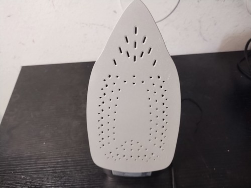 Volsen Trubofin 1200W Steam Iron VSI 1000 Self Cleaning **EUC - Picture 5 of 6