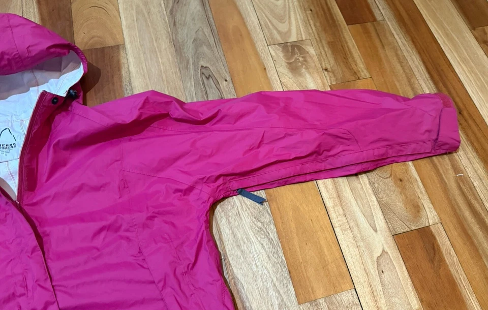 SIERRA DESIGNS WOMENS PINK NYLON HOOD PACKABLE RAIN SIZE SMALL VENTED JACKET - Image 4 of 4