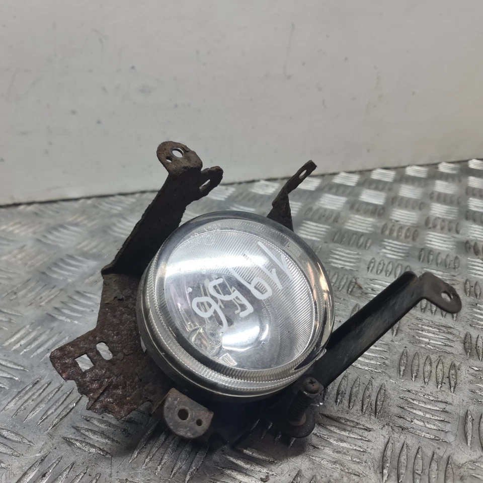 Luz antiniebla Mitsubishi Grandis lado del conductor frontal OSF derecha RH 04-08 Foto 2 de 4