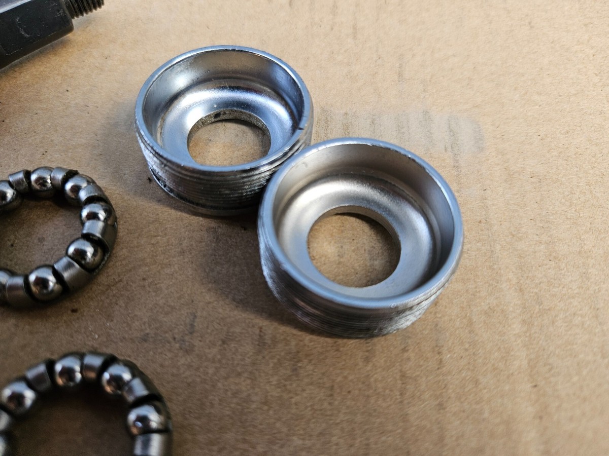 ベース kumpa Complete Vintage KSK Cup and Cone Bottom Bracket 68mm Shell