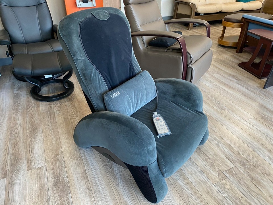 💥 Human Touch iJoy 100 Massage Chair Massaging Recliner Gray Fabric