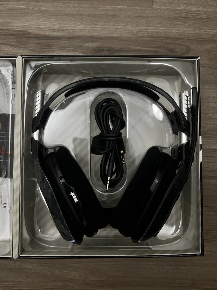*RARE* Astro A40 x WWE 2K22 Wired Gaming Headset - Image 2 of 4