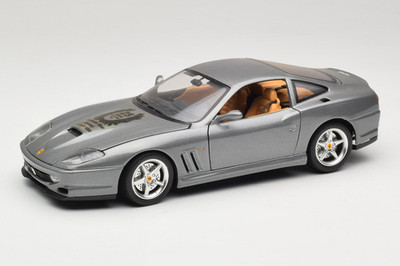 Ferrari 550 Maranello 25 Jahre Model Club Silber 1:18 Bburago | 3064-S1