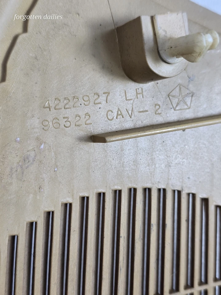 道奇 Caravan Plymouth Voyager Dash 扬声器保护套 — 第 4/4 张图片