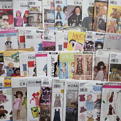 Lot of 37 UNCUT  Craft Sewing Patterns Home Decor Dolls Bags Aprons Hats