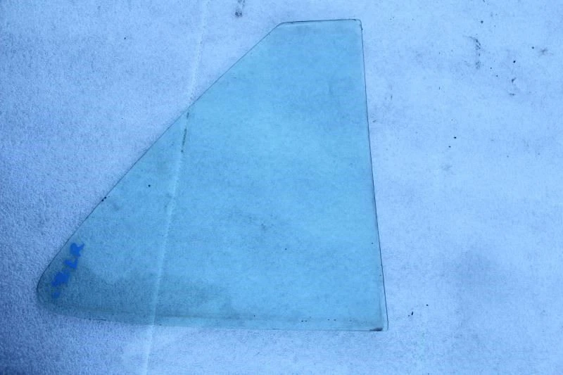 Mercedes 450SL R107 1977 lado izquierdo lado del conductor cuarto trasero ventana de cristal Foto 2 de 2