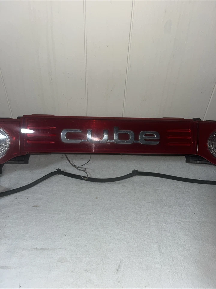 Luces traseras Nissan Cube 2009-14 OEM, reflector de decoración con fijación Foto 4 de 4