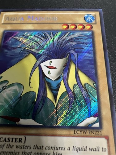 Yugioh Aqua Madoor LCYW-EN221 Holo Card 1996 - Picture 4 of 24