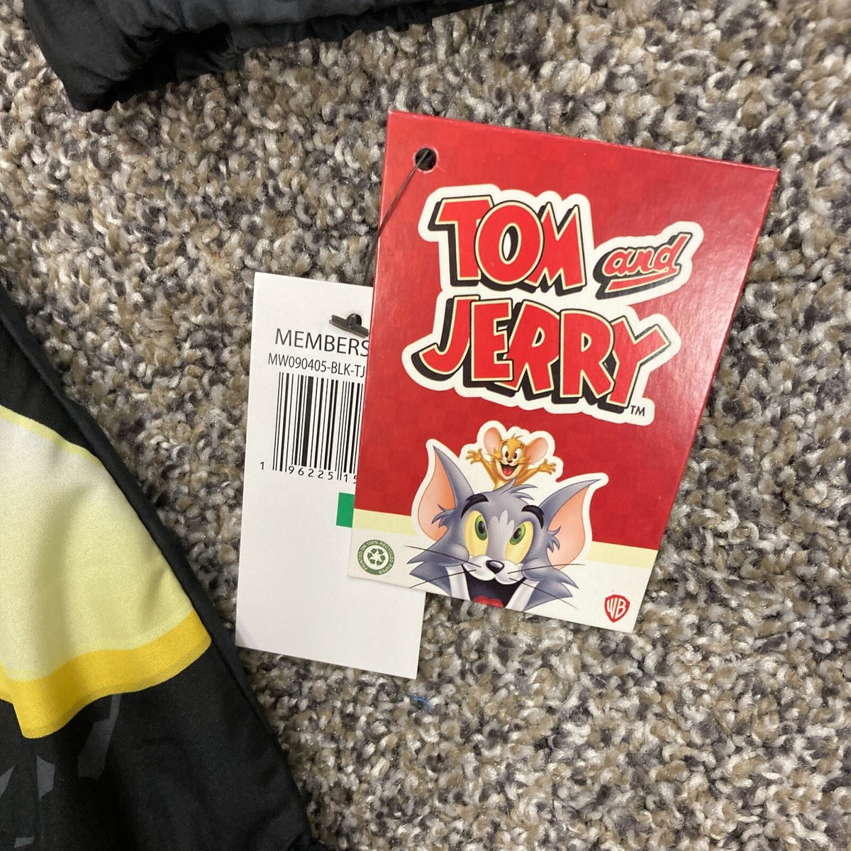 TOM AND JERRY WINDBREAKER JACKET Front&Back BIG LOGO Members TOM AND JERRY WINDBREAKER JACKET Front&Back BIG LOGO Members