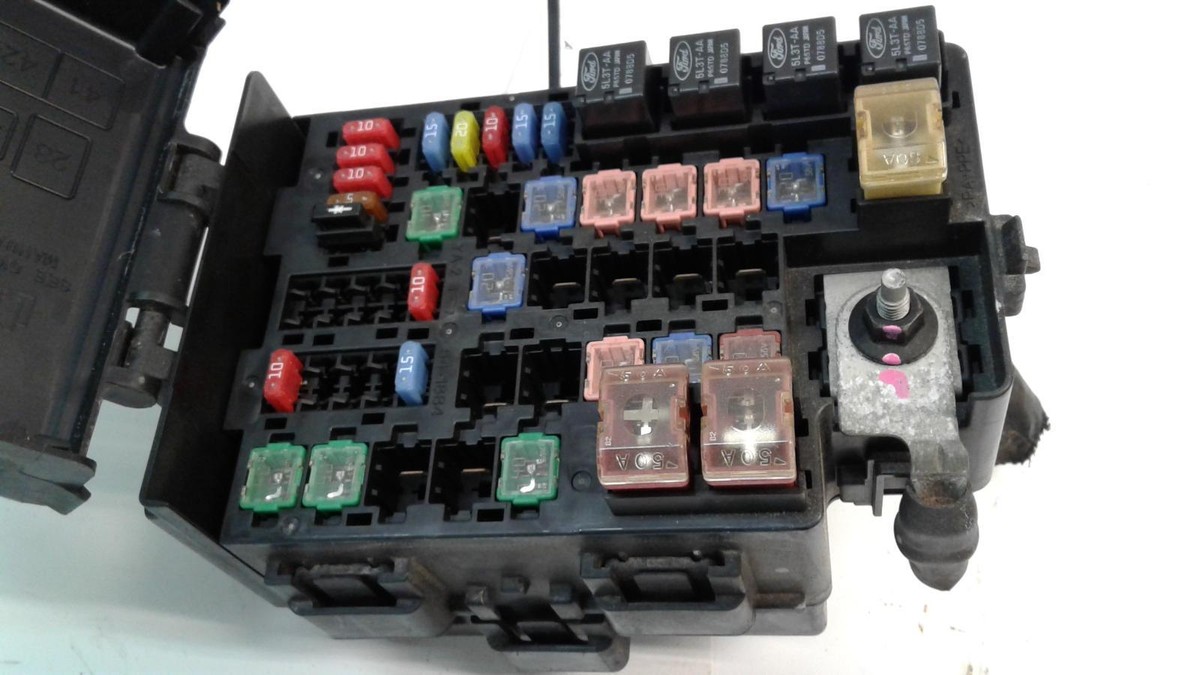 Used Fuse Box fits: 2010 Ford Fusion 2.5L VIN 3 8th digit Hybrid