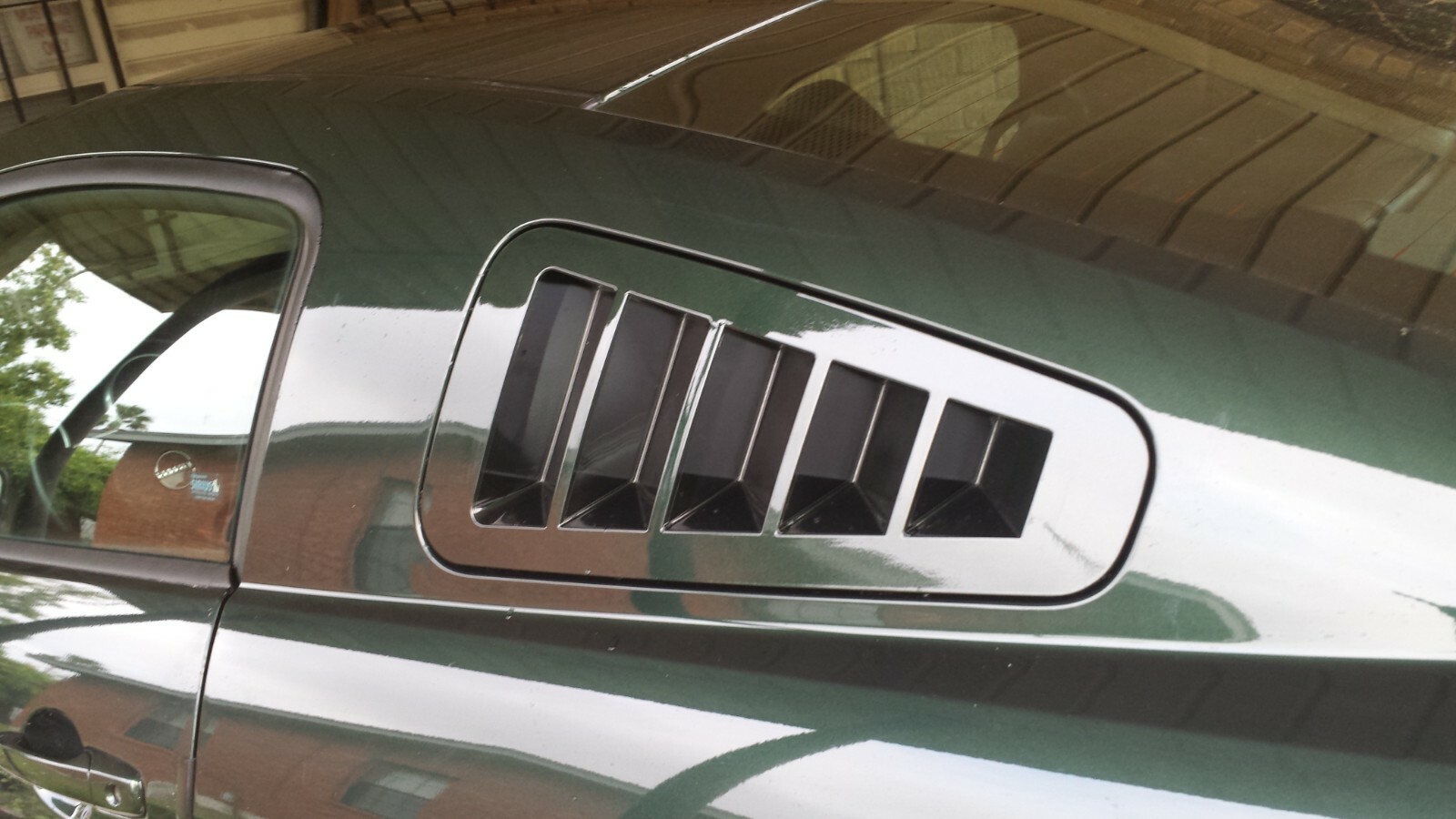 SilverHorse Racing Flush Mount Quarter Vent Louver for 0509 Mustang
