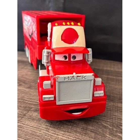 Disney Pixar Cars Mack Truck Hauler Lightning McQueen 95 Toy Red Car **see notes - Image 4 of 4