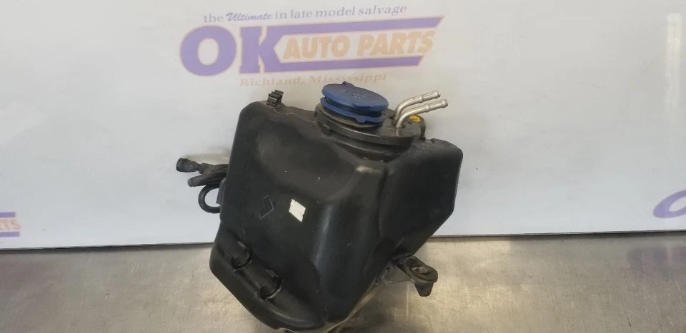 15 DEPÓSITO LAVAPARABRISAS MERCEDES BENZ S63 AMG W222 Foto 2 de 4