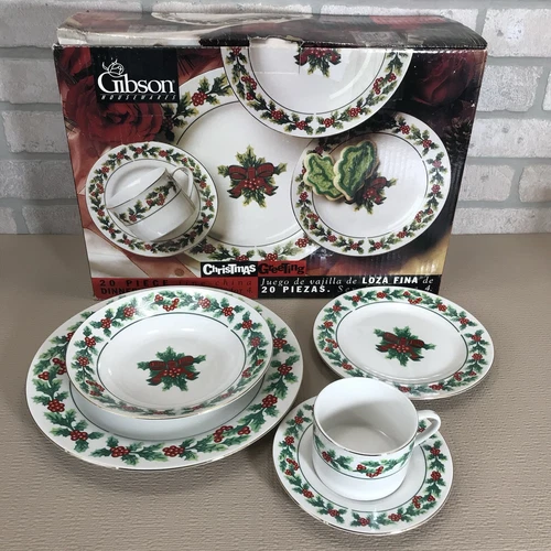 Gibson Christmas Greeting Serving Dinnerware 20 Piece Fine China Holly Berries