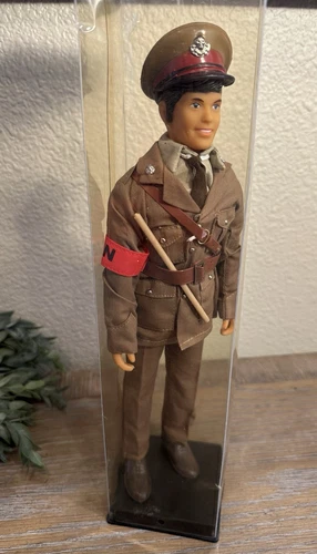 ACTION TEAM BRITISH OFFICER UNIFORM M.P 12” HASBRO/Schildkrot