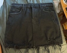 Falda de mezclilla Mother Superior The Vagabond Mini Fray negra lavada talla 27 ¡Fabulosa!