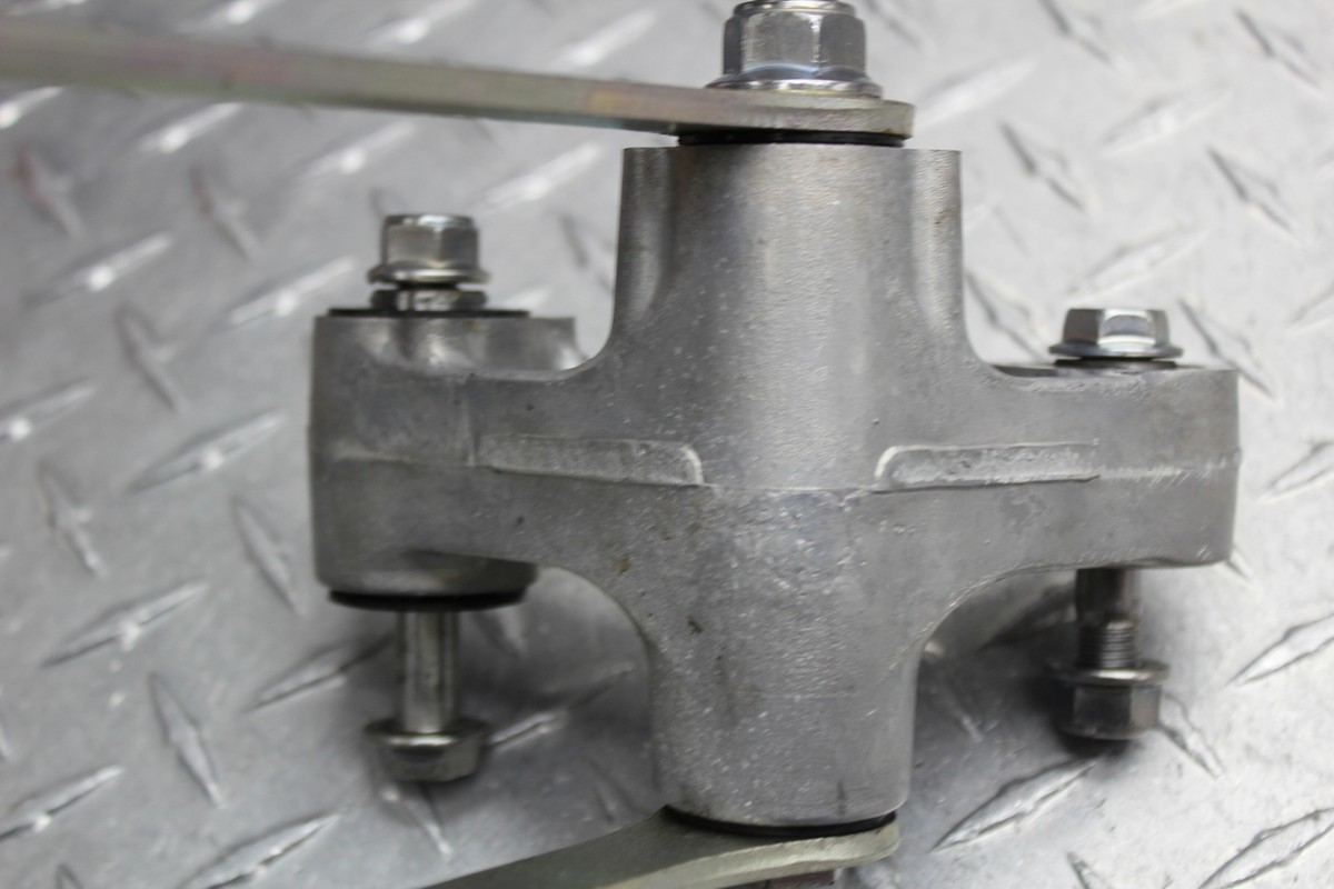 2020 KAWASAKI ZX636G REAR DOGBONE SHOCK LINKAGE LINK 39007 2020 KAWASAKI ZX636G REAR DOGBONE SHOCK LINKAGE LINK 39007