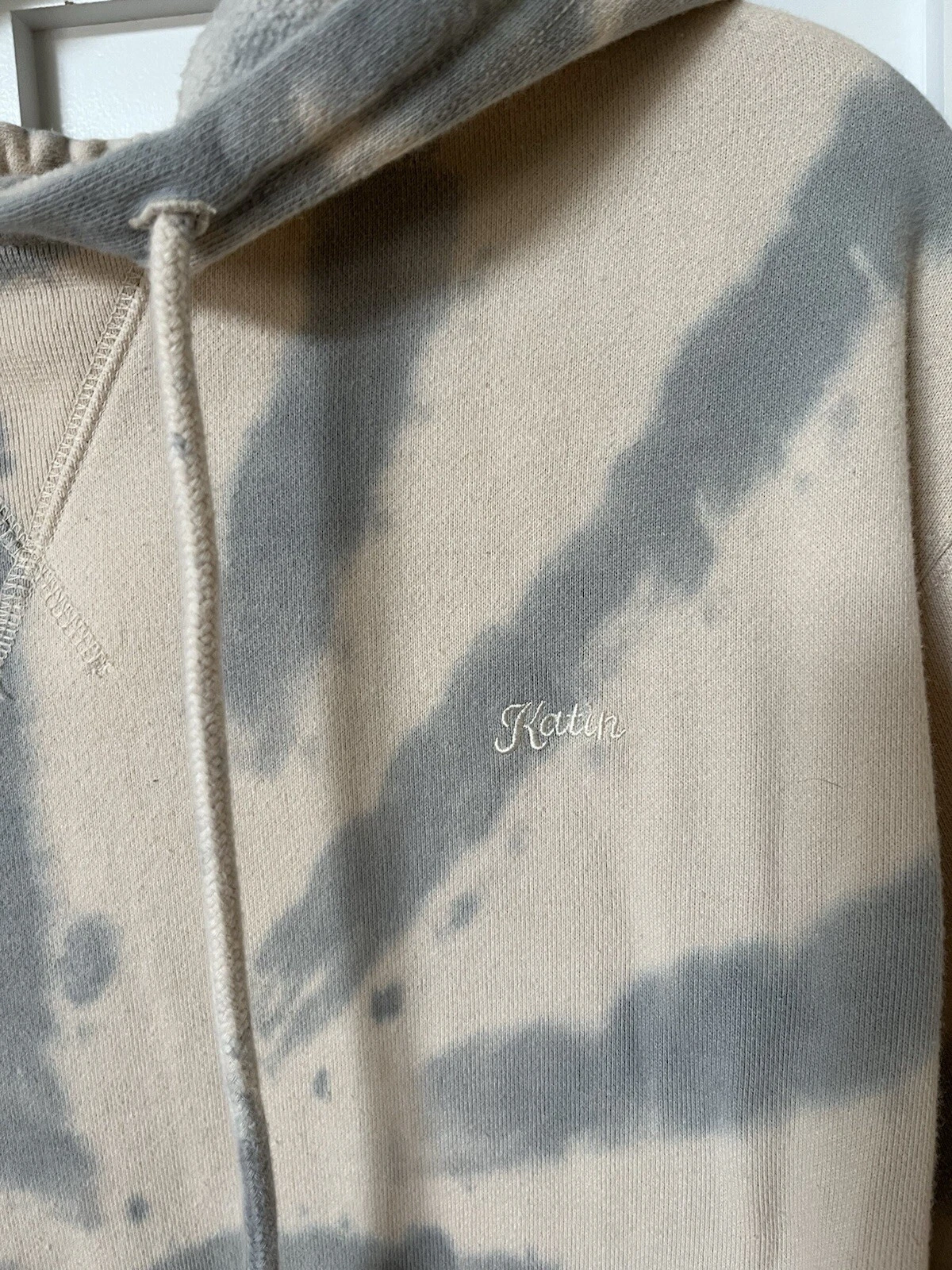 OFF WHITE Felpa con cappuccio Katin crema e grigio blu tie dye. Taglia Media