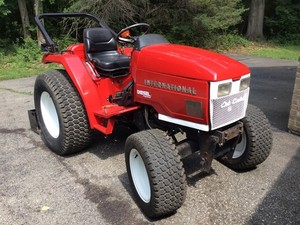 International Cub Cadet 7272 Diesel Tractor