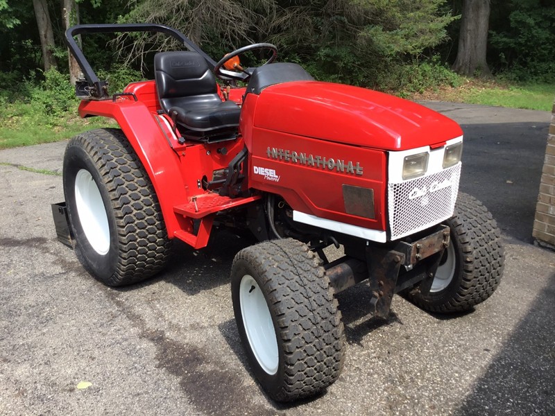 International Cub Cadet 7272 Diesel Tractor