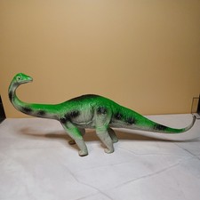 GREENBRIER INTERNATIONAL Brontosaurus Dinosaur Plastic 5  Tall X 11  Long Green