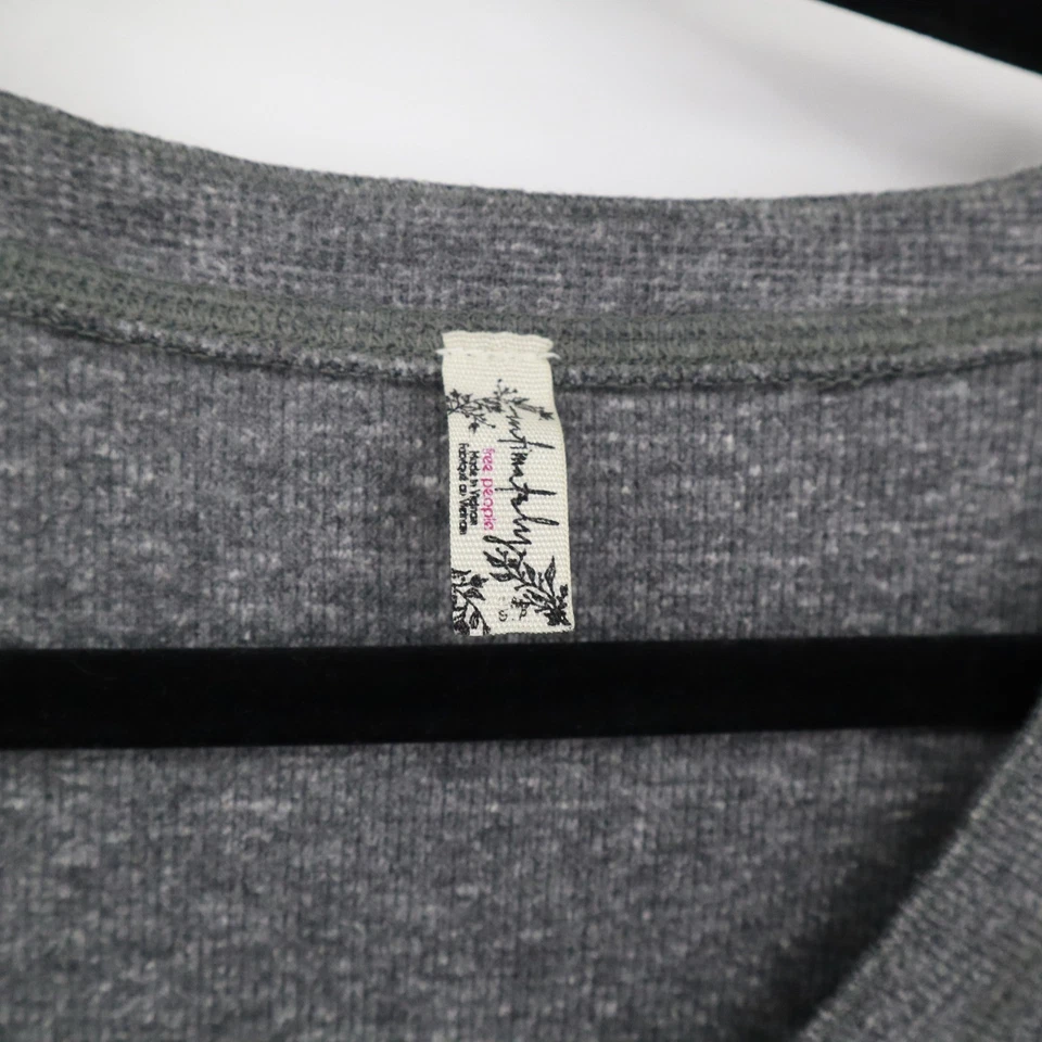 Body Henley Intimately Free People manga larga para mujer pequeño gris jaspeado Foto 3 de 4