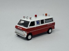 Greenlight Hollywood Airplane Movie Series Red 1970 Ford Club Wagon Ambulance L1