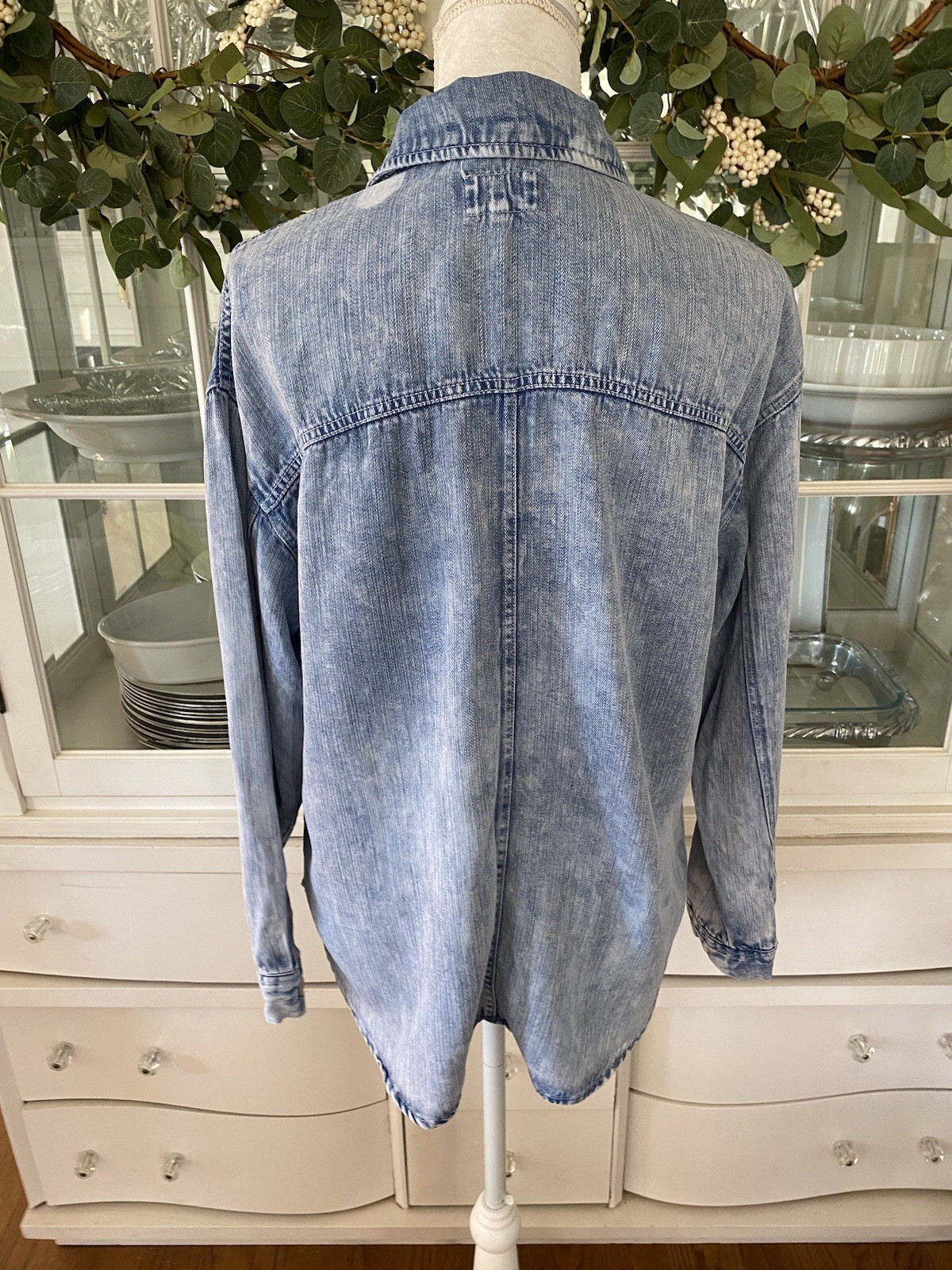 Thread & Supply Blue Bleach Washed Chambray Denim… - image 8