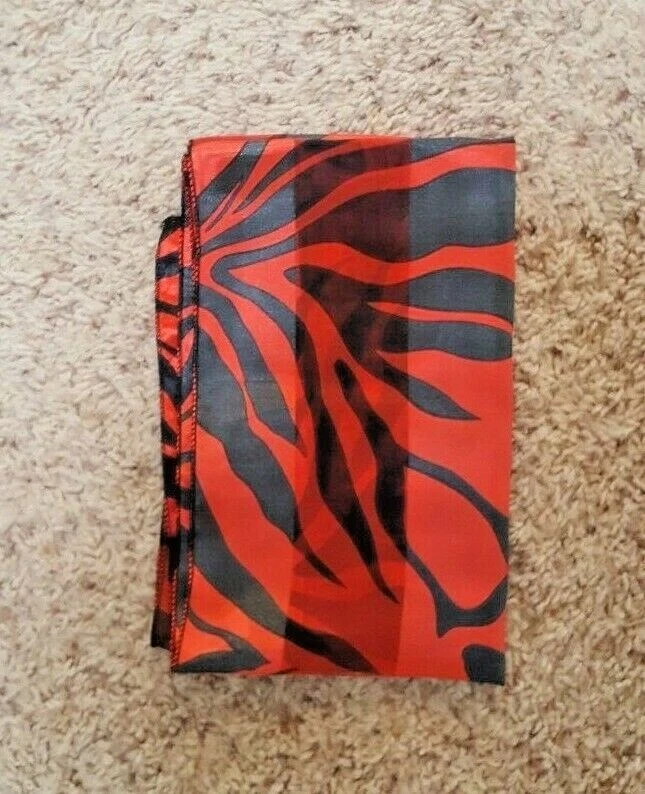 NUEVA BUFANDA ROJA NEGRA TIRA TIGRE CEBRA BUFANDA PAÑUELO MÁSCARA 20 X 20 NAVIDAD Foto 3 de 3