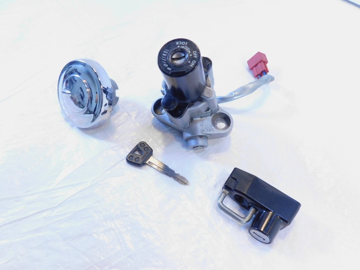げん Yamaha V-Star 650 & 1100 Ignition Switch & Fuel Tank & Storage