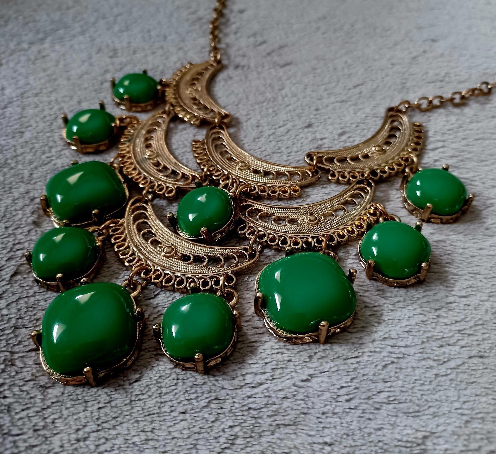 Chunky Boho Bib Necklace Green Cabochon Gold Tone Statement Festival