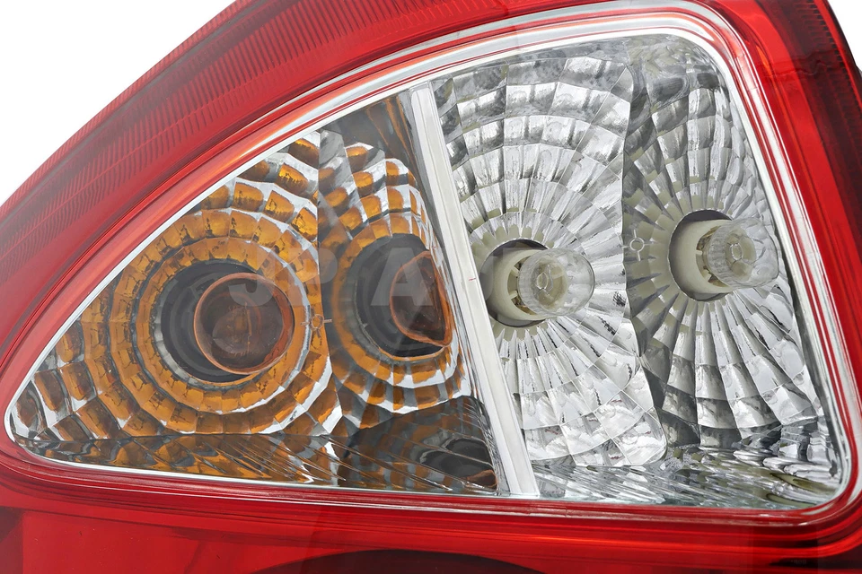 For 2005-2009 Kia Spectra5 Tail Light Set Driver and Passenger Side - Image 3 of 4