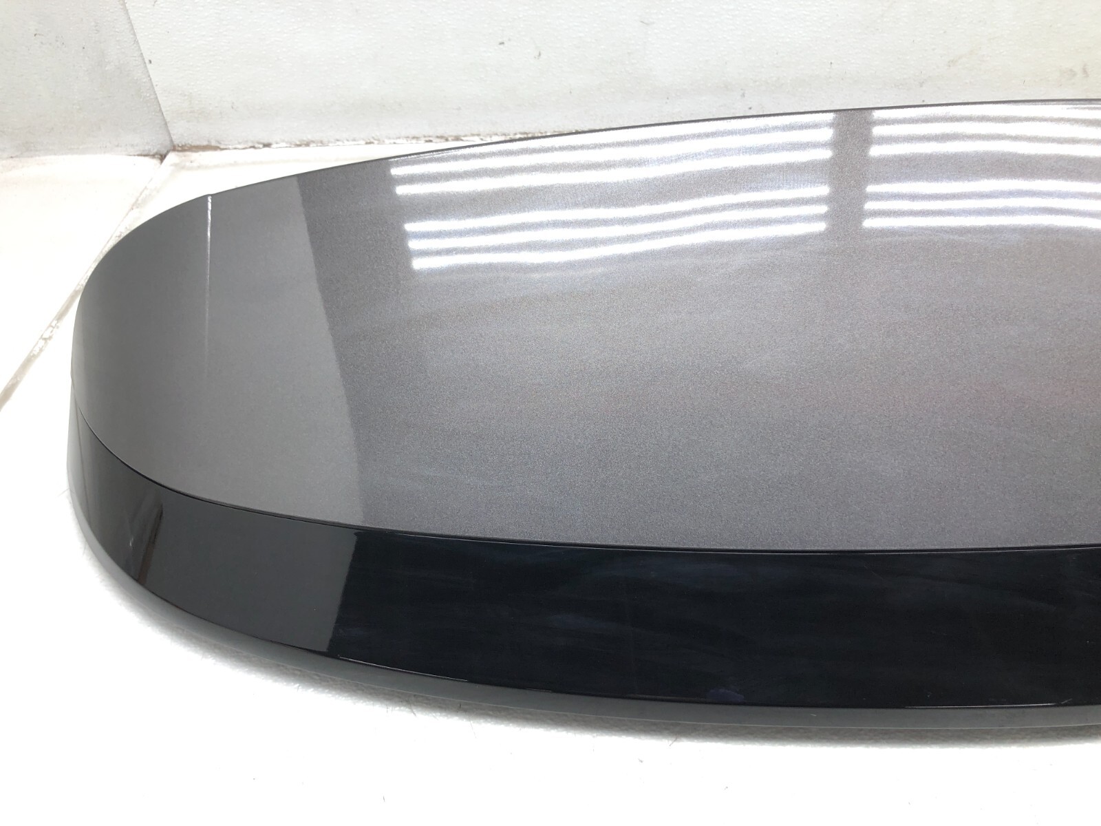 2017-2020 MASERATI LEVANTE REAR LIFTGATE ROOF SPOILER 3RD BRAKE LIGHT 571 GRAY