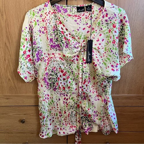 Brand New With Tags Willi Smith Floral V-Neck Top / Blouse - Picture 2 of 16