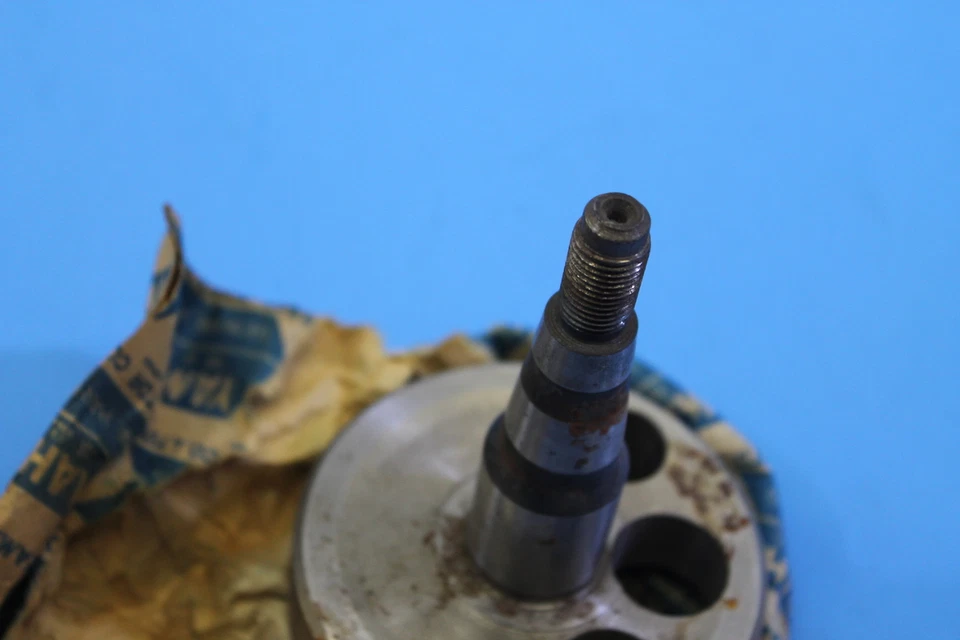 Manivela izquierda NOS YAMAHA YZ125 CT2 DT175 ATMC / 314-11412-00-00 / 452-11412-00-00 Foto 2 de 4