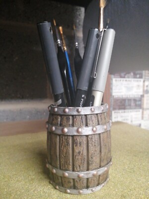 Alter Fass Bleistift & Pinseltopf (unbemalt)