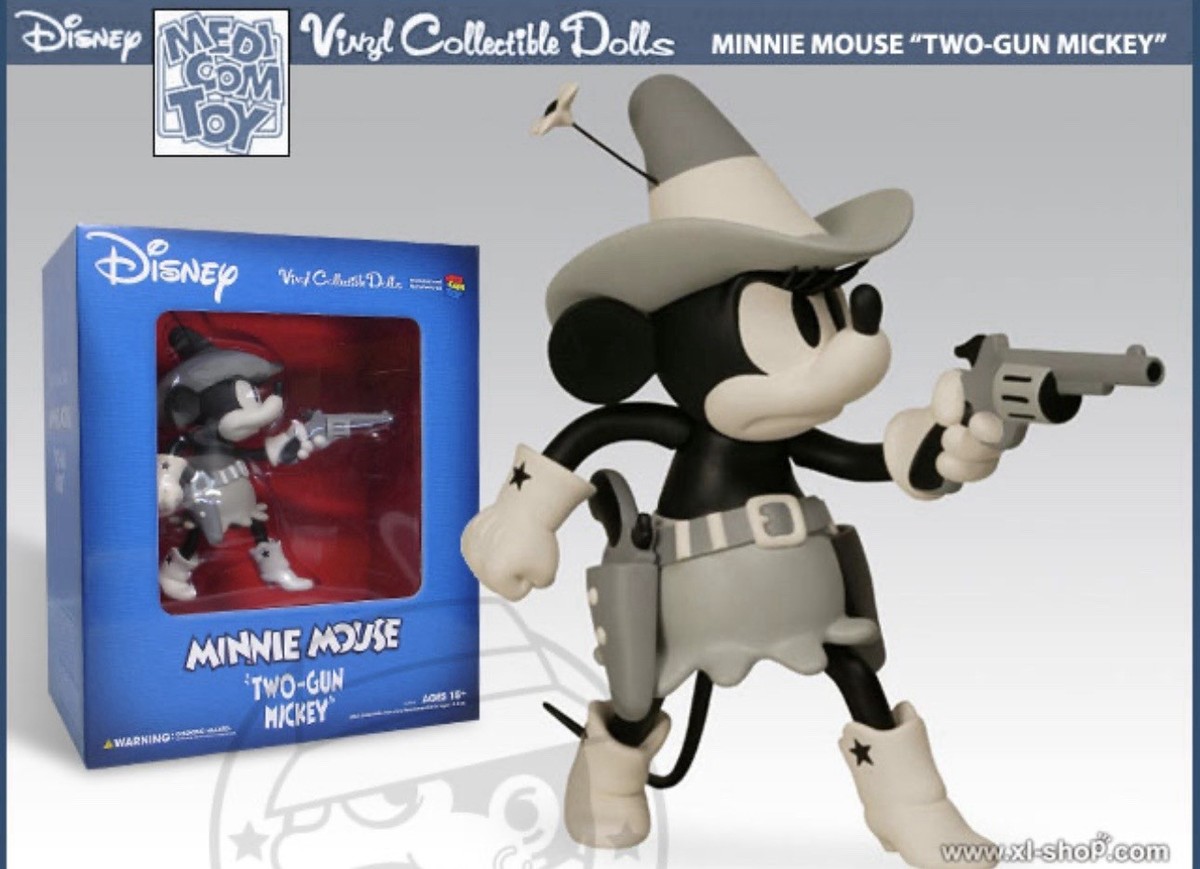Roen×Disney メディコムトイ Two-Gun Mickey フィギュア Disney Two-Gun Mickey Vinyl Collectible by Medicom Toy | Sideshow